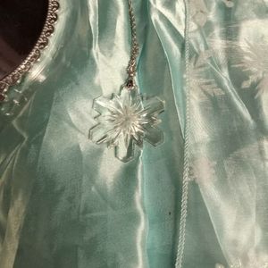 Items from the Disney's movie FROZEN.